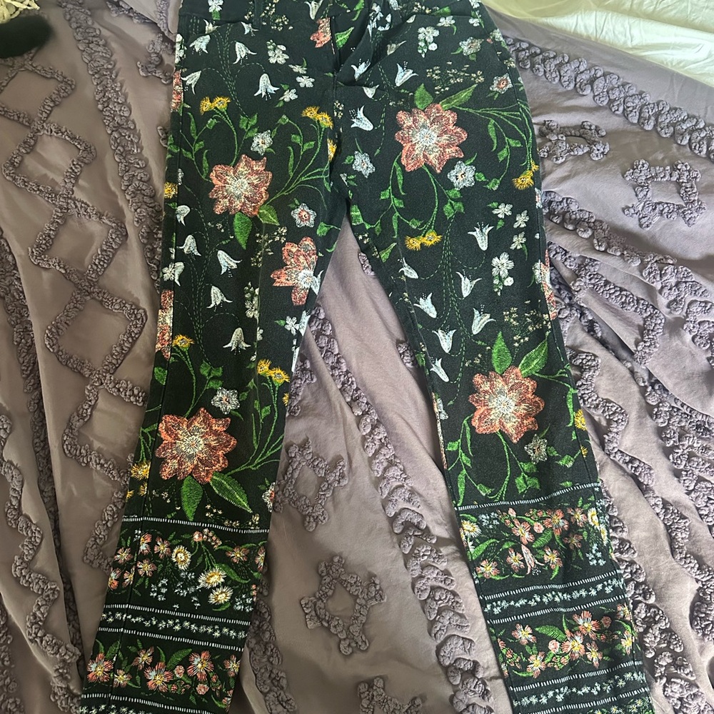 Floral Patterned Leggings - Picture 2 of 4